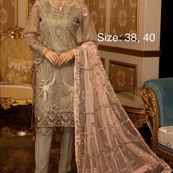 Pakistani Salwar suit available in small and medium size . - Picture 4 of 6
